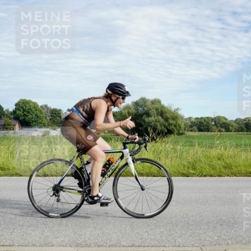 31.08.2025 - Elbe Triathlon Hamburg Michael Burmester http://msf.ph/oto/8691875 31.08.2025 10:17:55 Radfahren 570, 681, 838, 859 meine-sportfotos.de