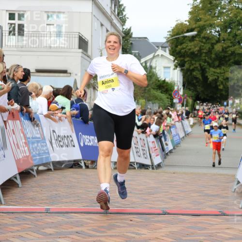 31.08.2025 - 21. Blankeneser Heldenlauf Strokosch-Dieckow http://msf.ph/oto/8691913 31.08.2025 10:29:59 Ziel 2260, 2603, 2602 meine-sportfotos.de