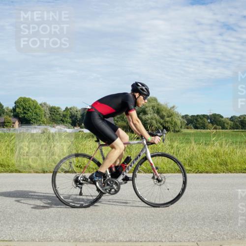31.08.2025 - Elbe Triathlon Hamburg Michael Burmester http://msf.ph/oto/8691944 31.08.2025 10:20:45 Radfahren 564, 588, 749, 947, 968, 1012, 1023, 1045, 1078, 1100 meine-sportfotos.de