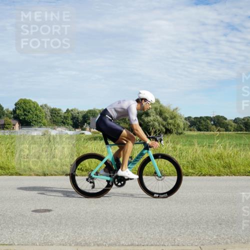31.08.2025 - Elbe Triathlon Hamburg Michael Burmester http://msf.ph/oto/8691947 31.08.2025 10:20:49 Radfahren 419, 564, 588, 931, 947, 968, 1012, 1023, 1078, 1100 meine-sportfotos.de