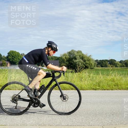 31.08.2025 - Elbe Triathlon Hamburg Michael Burmester http://msf.ph/oto/8691958 31.08.2025 10:21:08 Radfahren 771, 892, 902 meine-sportfotos.de