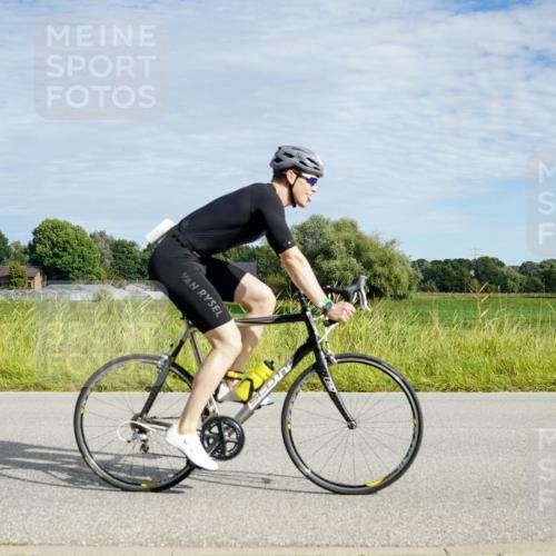 31.08.2025 - Elbe Triathlon Hamburg Michael Burmester http://msf.ph/oto/8691986 31.08.2025 10:21:53 Radfahren 654, 769, 810, 844, 849, 953, 1001, 1024, 1030 meine-sportfotos.de