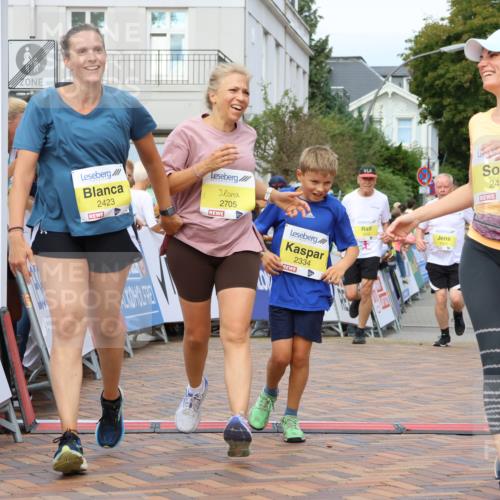 31.08.2025 - 21. Blankeneser Heldenlauf Strokosch-Dieckow http://msf.ph/oto/8692020 31.08.2025 10:29:50 Ziel 2683, 2322, 2248, 2250, 2423, 2422, 2705, 2455, 2545, 2544, 2514, 2603, 2602, 2532, 2334 meine-sportfotos.de