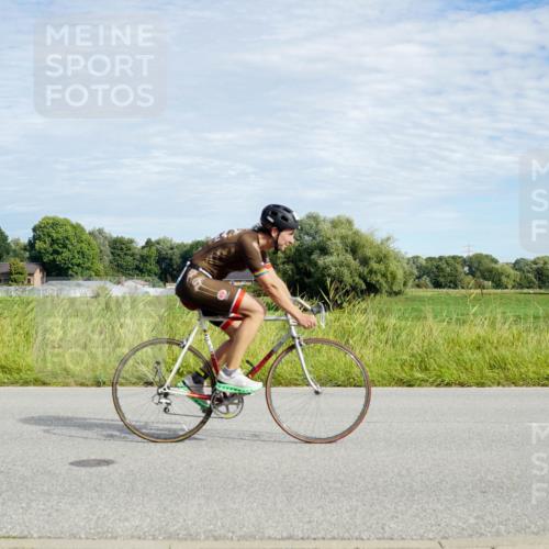 31.08.2025 - Elbe Triathlon Hamburg Michael Burmester http://msf.ph/oto/8692023 31.08.2025 10:22:39 Radfahren 400, 879, 939, 950, 984, 998, 1005, 1070 meine-sportfotos.de