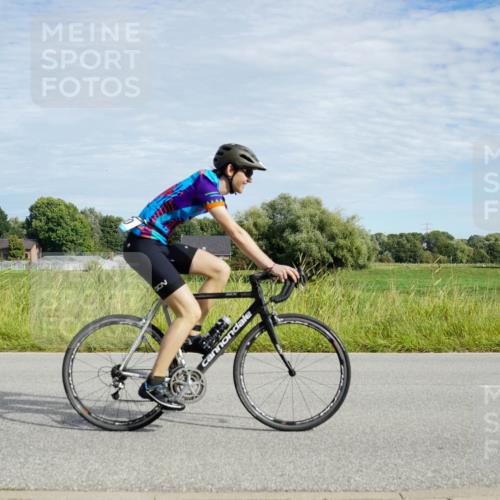 31.08.2025 - Elbe Triathlon Hamburg Michael Burmester http://msf.ph/oto/8692025 31.08.2025 10:22:43 Radfahren 400, 950, 1005 meine-sportfotos.de