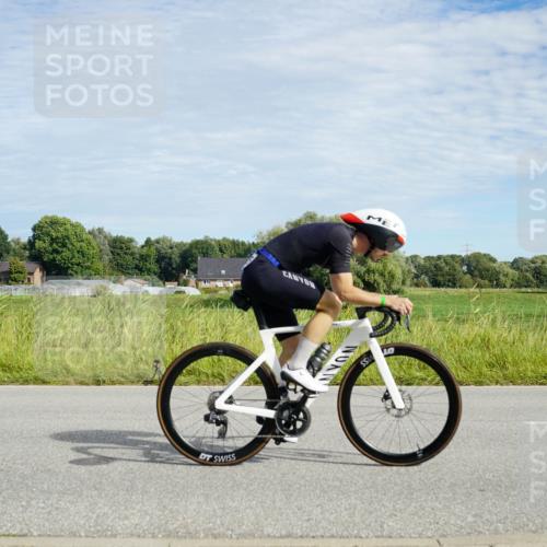 31.08.2025 - Elbe Triathlon Hamburg Michael Burmester http://msf.ph/oto/8692026 31.08.2025 10:22:46 Radfahren 878, 950, 1005, 1007, 1048 meine-sportfotos.de