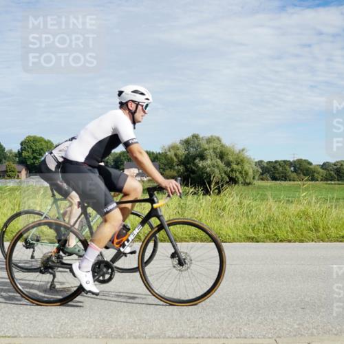 31.08.2025 - Elbe Triathlon Hamburg Michael Burmester http://msf.ph/oto/8692037 31.08.2025 10:22:58 Radfahren 698, 747, 762, 792, 805, 871, 942, 963, 971, 978, 1063, 1067, 1106 meine-sportfotos.de