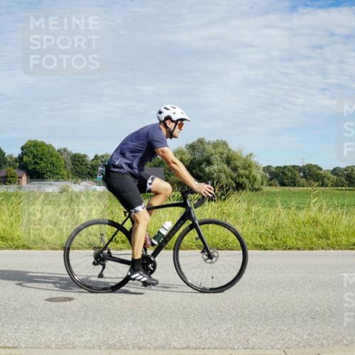 31.08.2025 - Elbe Triathlon Hamburg Michael Burmester http://msf.ph/oto/8692043 31.08.2025 10:23:04 Radfahren 698, 762, 792, 981, 995, 996, 1049, 1077, 1106 meine-sportfotos.de