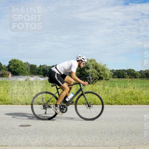 31.08.2025 - Elbe Triathlon Hamburg Michael Burmester http://msf.ph/oto/8692063 31.08.2025 10:23:29 Radfahren 399, 812, 1037, 1088, 1093 meine-sportfotos.de