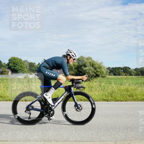 31.08.2025 - Elbe Triathlon Hamburg Michael Burmester http://msf.ph/oto/8692075 31.08.2025 10:23:52 Radfahren 704, 818, 861, 914, 926, 1031, 1043, 1109 meine-sportfotos.de