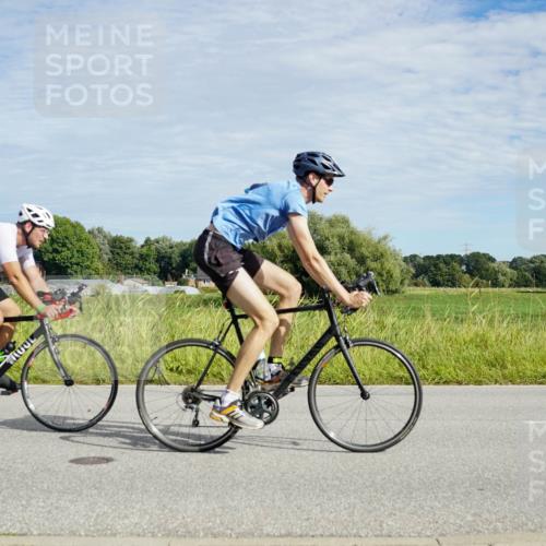 31.08.2025 - Elbe Triathlon Hamburg Michael Burmester http://msf.ph/oto/8692080 31.08.2025 10:23:56 Radfahren 704, 741, 818, 861, 914, 926, 961, 1031, 1043, 1109 meine-sportfotos.de