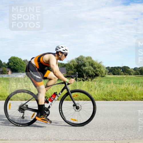 31.08.2025 - Elbe Triathlon Hamburg Michael Burmester http://msf.ph/oto/8692092 31.08.2025 10:24:11 Radfahren 761, 962, 975, 997, 1018, 1076 meine-sportfotos.de