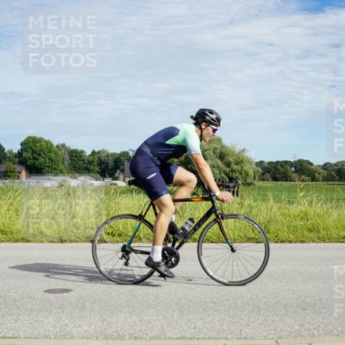 31.08.2025 - Elbe Triathlon Hamburg Michael Burmester http://msf.ph/oto/8692109 31.08.2025 10:24:39 Radfahren 594, 863, 910, 979, 994, 1075, 1080, 1092 meine-sportfotos.de