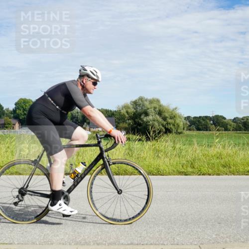 31.08.2025 - Elbe Triathlon Hamburg Michael Burmester http://msf.ph/oto/8692111 31.08.2025 10:24:41 Radfahren 594, 677, 863, 979, 994, 1075, 1080, 1092 meine-sportfotos.de