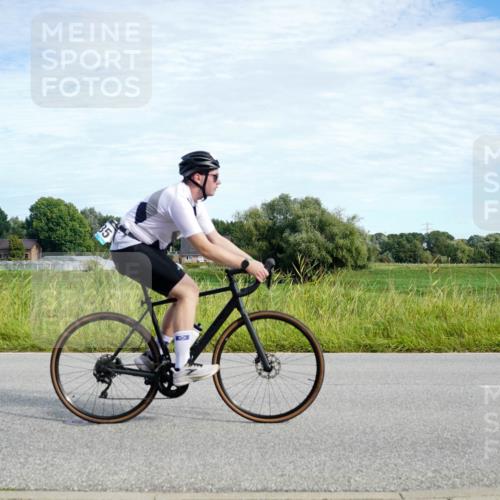 31.08.2025 - Elbe Triathlon Hamburg Michael Burmester http://msf.ph/oto/8692161 31.08.2025 10:26:13 Radfahren 699, 1022, 1035 meine-sportfotos.de
