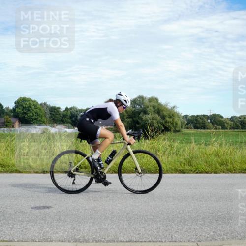31.08.2025 - Elbe Triathlon Hamburg Michael Burmester http://msf.ph/oto/8692175 31.08.2025 10:26:37 Radfahren 785, 1010 meine-sportfotos.de