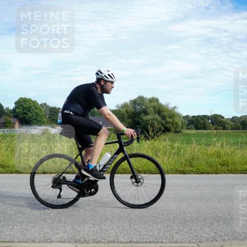 31.08.2025 - Elbe Triathlon Hamburg Michael Burmester http://msf.ph/oto/8692192 31.08.2025 10:27:19 Radfahren 1013, 1105, 1129 meine-sportfotos.de