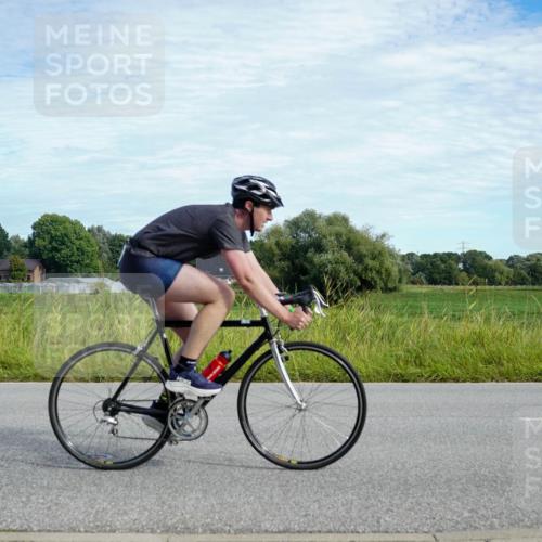 31.08.2025 - Elbe Triathlon Hamburg Michael Burmester http://msf.ph/oto/8692196 31.08.2025 10:27:35 Radfahren 665, 941, 1038, 1059 meine-sportfotos.de