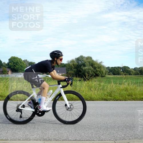 31.08.2025 - Elbe Triathlon Hamburg Michael Burmester http://msf.ph/oto/8692203 31.08.2025 10:27:49 Radfahren 401, 779, 1057, 1098, 1148 meine-sportfotos.de