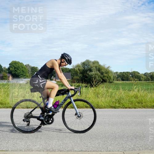 31.08.2025 - Elbe Triathlon Hamburg Michael Burmester http://msf.ph/oto/8692247 31.08.2025 10:29:38 Radfahren 851, 916 meine-sportfotos.de
