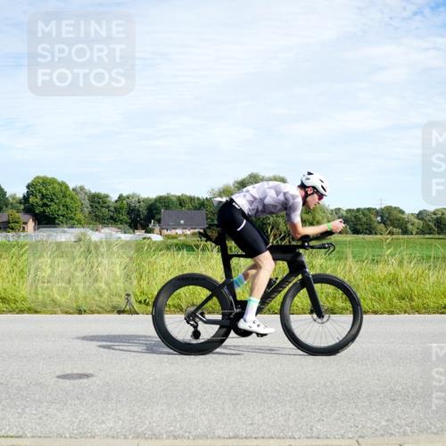 31.08.2025 - Elbe Triathlon Hamburg Michael Burmester http://msf.ph/oto/8692251 31.08.2025 10:29:50 Radfahren 775, 888, 894, 1017, 1155 meine-sportfotos.de