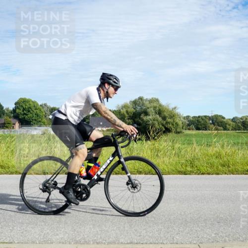 31.08.2025 - Elbe Triathlon Hamburg Michael Burmester http://msf.ph/oto/8692266 31.08.2025 10:30:14 Radfahren 587, 745, 821, 845, 1041 meine-sportfotos.de