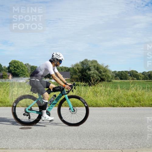 31.08.2025 - Elbe Triathlon Hamburg Michael Burmester http://msf.ph/oto/8692281 31.08.2025 10:30:51 Radfahren 593, 835, 864, 956, 1164 meine-sportfotos.de