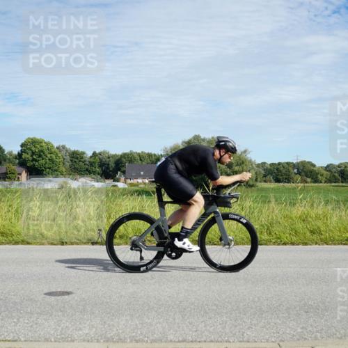 31.08.2025 - Elbe Triathlon Hamburg Michael Burmester http://msf.ph/oto/8692282 31.08.2025 10:30:51 Radfahren 593, 835, 864, 956, 1164 meine-sportfotos.de