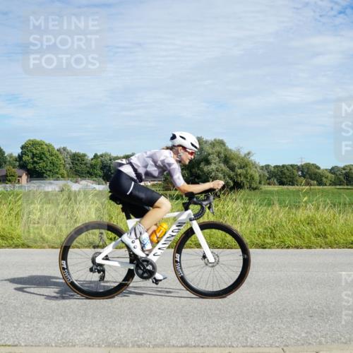 31.08.2025 - Elbe Triathlon Hamburg Michael Burmester http://msf.ph/oto/8692285 31.08.2025 10:30:57 Radfahren 864, 956 meine-sportfotos.de