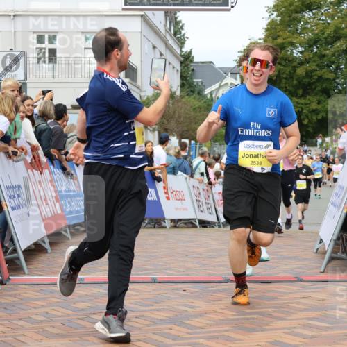 31.08.2025 - 21. Blankeneser Heldenlauf Strokosch-Dieckow http://msf.ph/oto/8692297 31.08.2025 10:29:33 Ziel 2578, 2614, 2615, 2684, 2538, 2558, 2277 meine-sportfotos.de