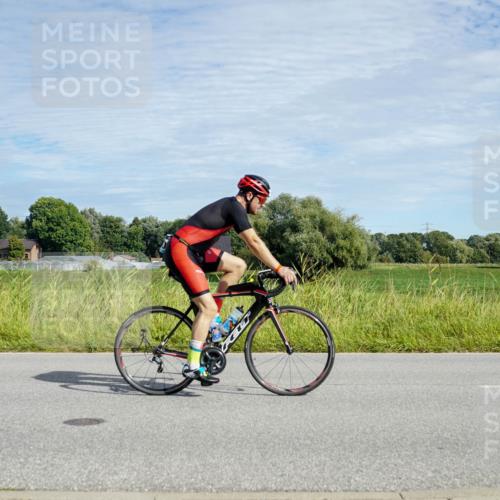 31.08.2025 - Elbe Triathlon Hamburg Michael Burmester http://msf.ph/oto/8692318 31.08.2025 10:32:28 Radfahren 732, 811, 919, 1185, 1208 meine-sportfotos.de