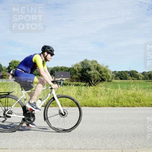 31.08.2025 - Elbe Triathlon Hamburg Michael Burmester http://msf.ph/oto/8692368 31.08.2025 10:33:55 Radfahren 1025, 1238 meine-sportfotos.de