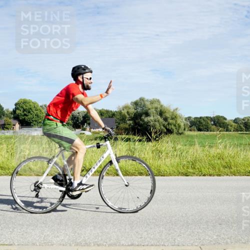 31.08.2025 - Elbe Triathlon Hamburg Michael Burmester http://msf.ph/oto/8692381 31.08.2025 10:34:25 Radfahren 1146, 1176 meine-sportfotos.de