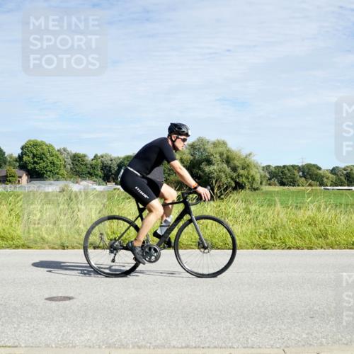 31.08.2025 - Elbe Triathlon Hamburg Michael Burmester http://msf.ph/oto/8692403 31.08.2025 10:35:08 Radfahren 794, 901, 957, 1034, 1126, 1236 meine-sportfotos.de
