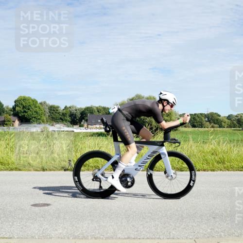 31.08.2025 - Elbe Triathlon Hamburg Michael Burmester http://msf.ph/oto/8692411 31.08.2025 10:35:33 Radfahren 777, 903, 986, 1081, 1100 meine-sportfotos.de
