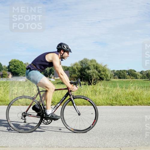 31.08.2025 - Elbe Triathlon Hamburg Michael Burmester http://msf.ph/oto/8692425 31.08.2025 10:35:52 Radfahren 921, 923, 930, 1005, 1064, 1125, 1186, 1237 meine-sportfotos.de
