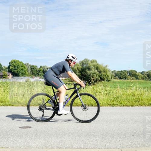 31.08.2025 - Elbe Triathlon Hamburg Michael Burmester http://msf.ph/oto/8692440 31.08.2025 10:36:09 Radfahren 781, 807, 828, 915, 1000, 1001, 1217, 1242, 1245 meine-sportfotos.de