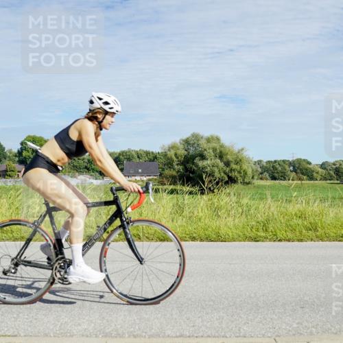 31.08.2025 - Elbe Triathlon Hamburg Michael Burmester http://msf.ph/oto/8692450 31.08.2025 10:36:26 Radfahren 681, 877, 1012 meine-sportfotos.de