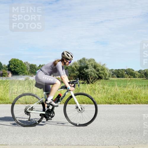 31.08.2025 - Elbe Triathlon Hamburg Michael Burmester http://msf.ph/oto/8692478 31.08.2025 10:37:05 Radfahren 796, 808, 810, 814, 816, 989, 1030, 1063, 1194, 1207, 1304 meine-sportfotos.de