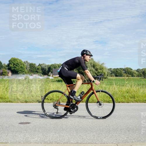 31.08.2025 - Elbe Triathlon Hamburg Michael Burmester http://msf.ph/oto/8692486 31.08.2025 10:37:16 Radfahren 822, 880, 931, 984, 1052, 1086, 1192 meine-sportfotos.de