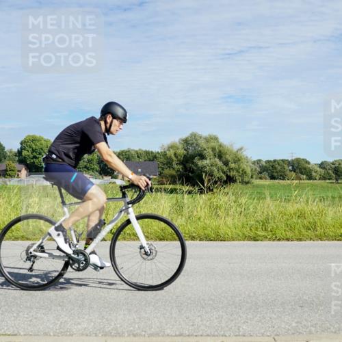 31.08.2025 - Elbe Triathlon Hamburg Michael Burmester http://msf.ph/oto/8692503 31.08.2025 10:37:58 Radfahren 950, 1051, 1070, 1088, 1166, 1315 meine-sportfotos.de