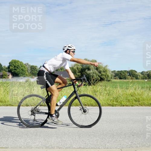 31.08.2025 - Elbe Triathlon Hamburg Michael Burmester http://msf.ph/oto/8692569 31.08.2025 10:39:36 Radfahren 812, 836, 937, 1037, 1075, 1091, 1107 meine-sportfotos.de
