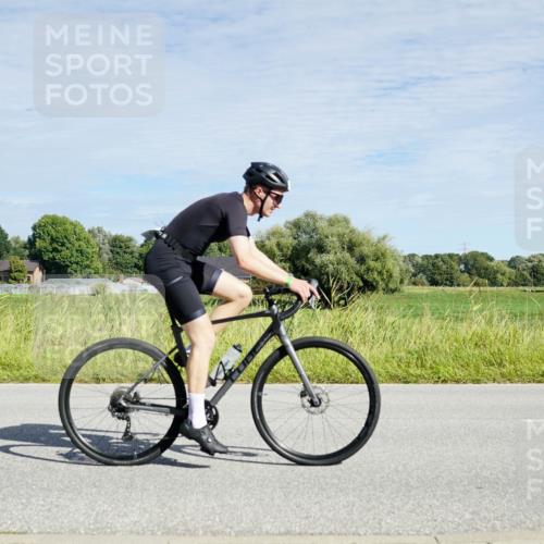 31.08.2025 - Elbe Triathlon Hamburg Michael Burmester http://msf.ph/oto/8692583 31.08.2025 10:39:55 Radfahren 962, 994, 1145, 1158 meine-sportfotos.de