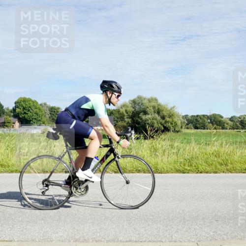 31.08.2025 - Elbe Triathlon Hamburg Michael Burmester http://msf.ph/oto/8692592 31.08.2025 10:40:16 Radfahren 1028 meine-sportfotos.de