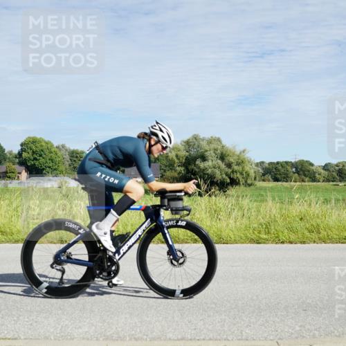 31.08.2025 - Elbe Triathlon Hamburg Michael Burmester http://msf.ph/oto/8692604 31.08.2025 10:40:44 Radfahren 818, 1039, 1043, 1060 meine-sportfotos.de