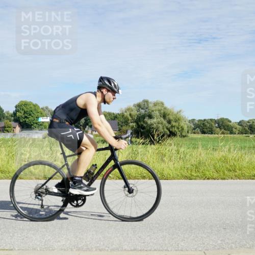 31.08.2025 - Elbe Triathlon Hamburg Michael Burmester http://msf.ph/oto/8692636 31.08.2025 10:41:58 Radfahren 943, 1312 meine-sportfotos.de