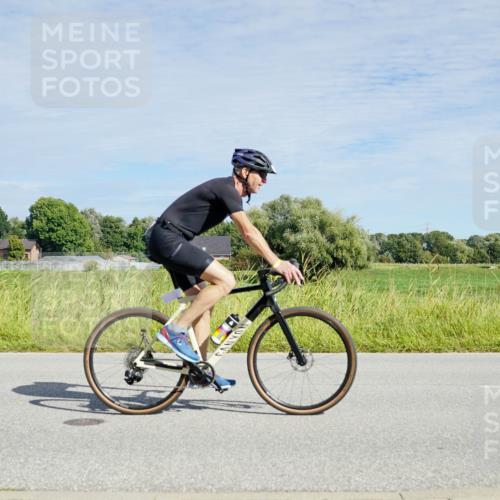31.08.2025 - Elbe Triathlon Hamburg Michael Burmester http://msf.ph/oto/8692639 31.08.2025 10:42:00 Radfahren 935, 943, 987, 1312 meine-sportfotos.de