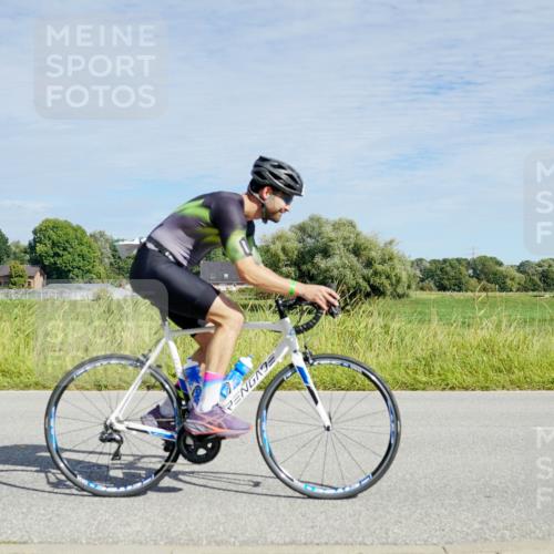 31.08.2025 - Elbe Triathlon Hamburg Michael Burmester http://msf.ph/oto/8692644 31.08.2025 10:42:15 Radfahren 993, 1082, 1250, 1297 meine-sportfotos.de
