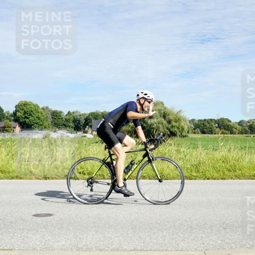 31.08.2025 - Elbe Triathlon Hamburg Michael Burmester http://msf.ph/oto/8692658 31.08.2025 10:42:35 Radfahren 863, 954, 966, 973, 1013, 1026, 1105, 1160, 1303, 1321 meine-sportfotos.de