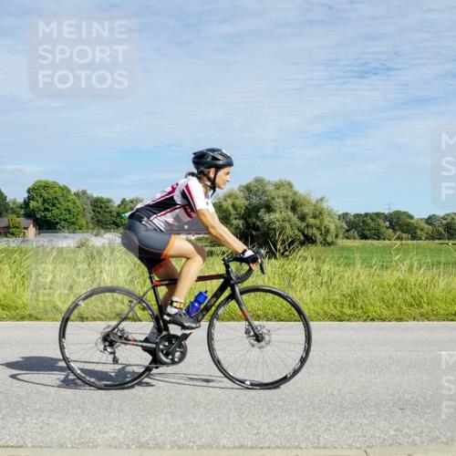 31.08.2025 - Elbe Triathlon Hamburg Michael Burmester http://msf.ph/oto/8692664 31.08.2025 10:42:41 Radfahren 863, 966, 1013, 1074, 1105, 1154 meine-sportfotos.de